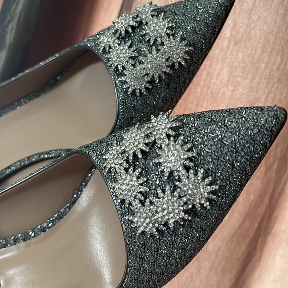 NEW Stuart Weitzman Embellished Pumps Size 10.5 - Picture 9 of 10